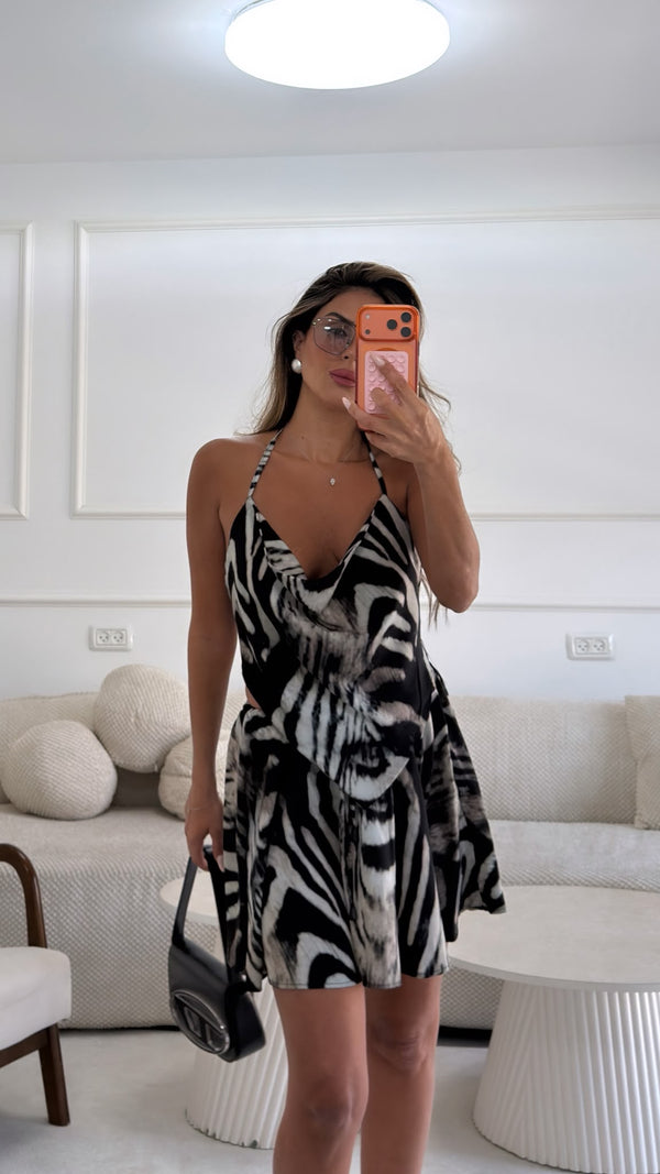 חליפת חצאית זברה